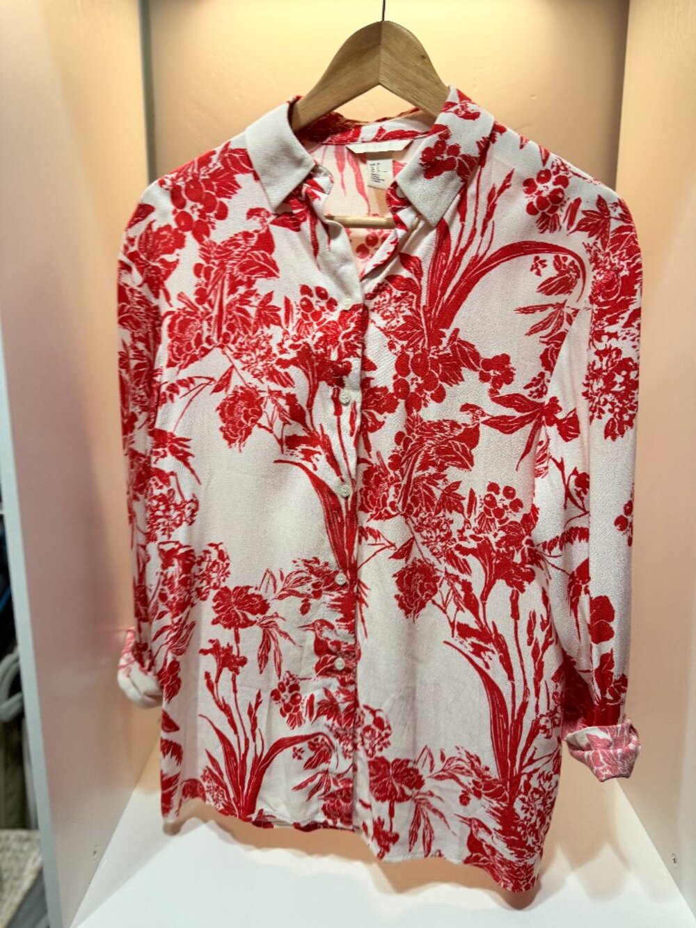 🌺 H&M Red & White Floral Bird Print Button-Down Blouse